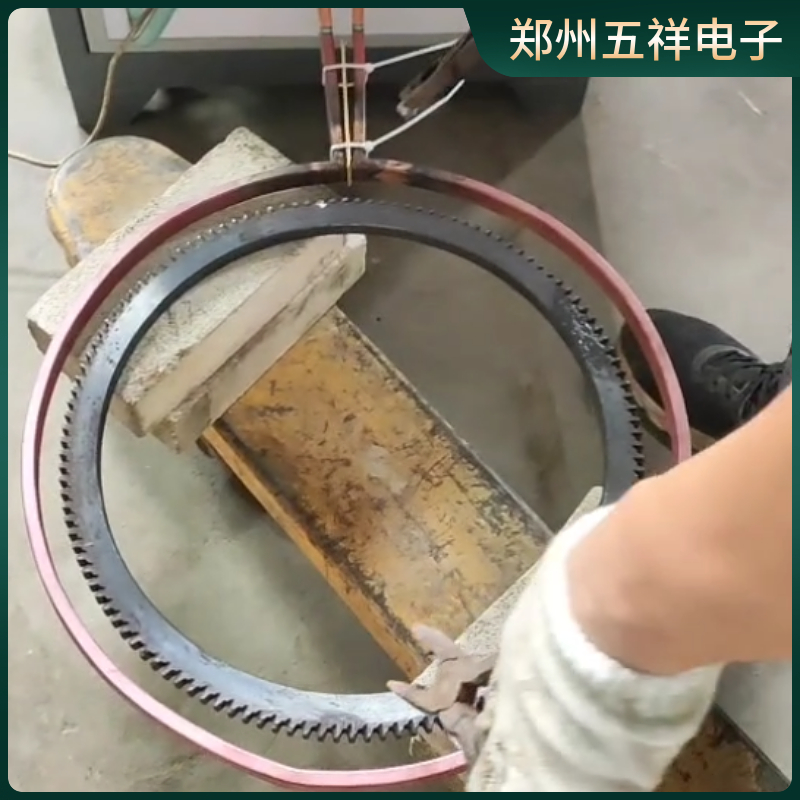 飛輪齒圈熱裝感應(yīng)加熱設(shè)備